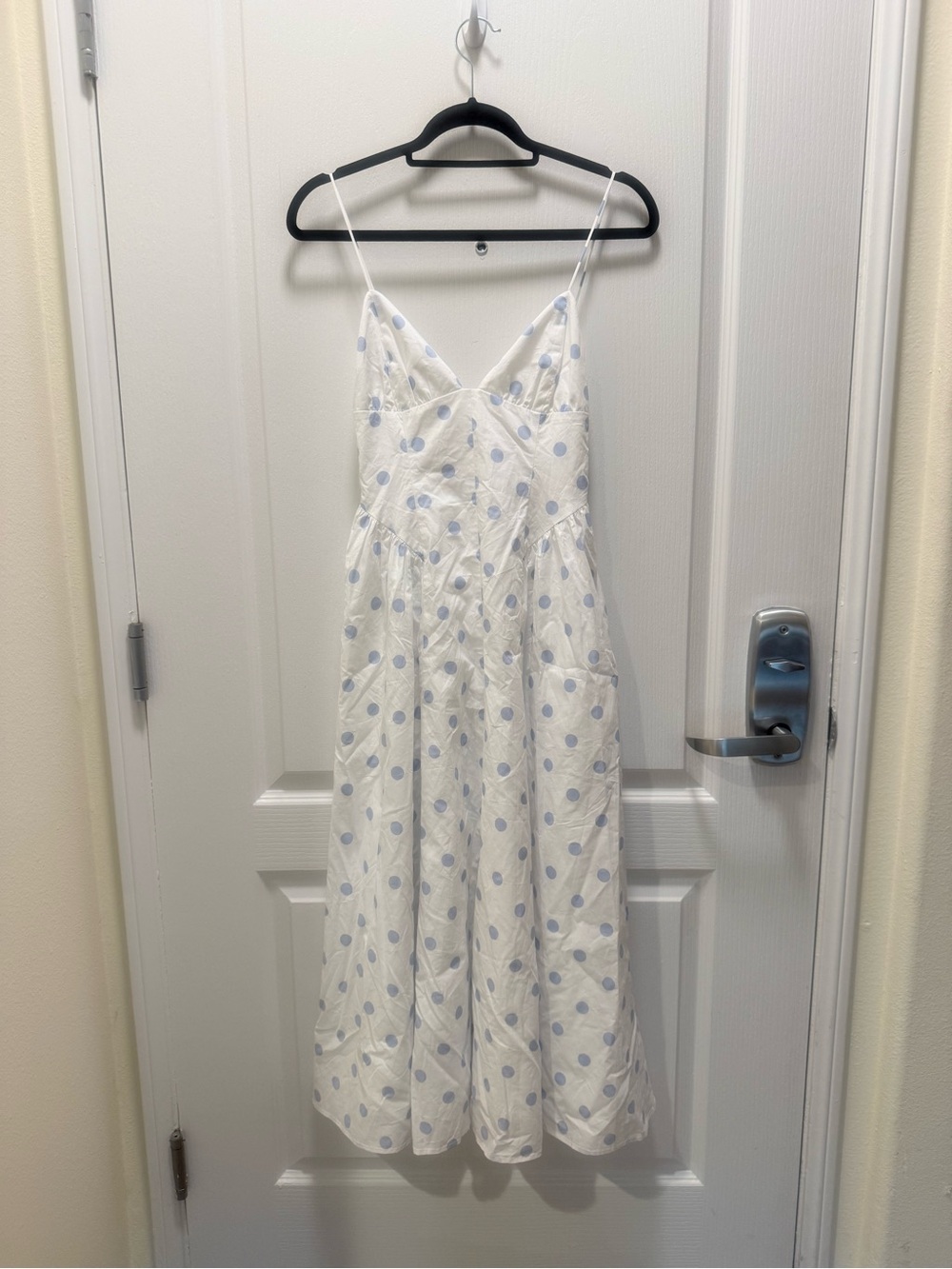 Nia Sydney Polka Dot Sweetheart Neck Midi Dress
In Blue Dots Size S NWT - Picture 5 of 8
